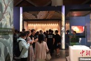 交换女人百年典藏首渡重洋 124套英国工艺美术运动珍品亮相天津