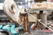 交换女人小蚕虫变身“产业龙”，广西这座小城如何实现“破茧重生”？